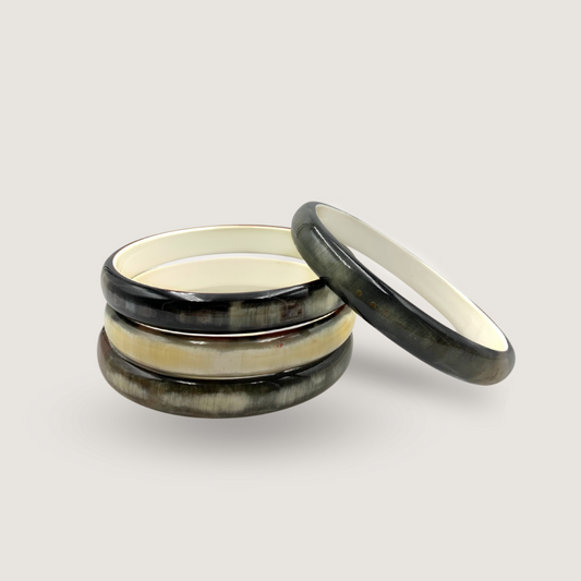 Wide lacquered bangle with white interior